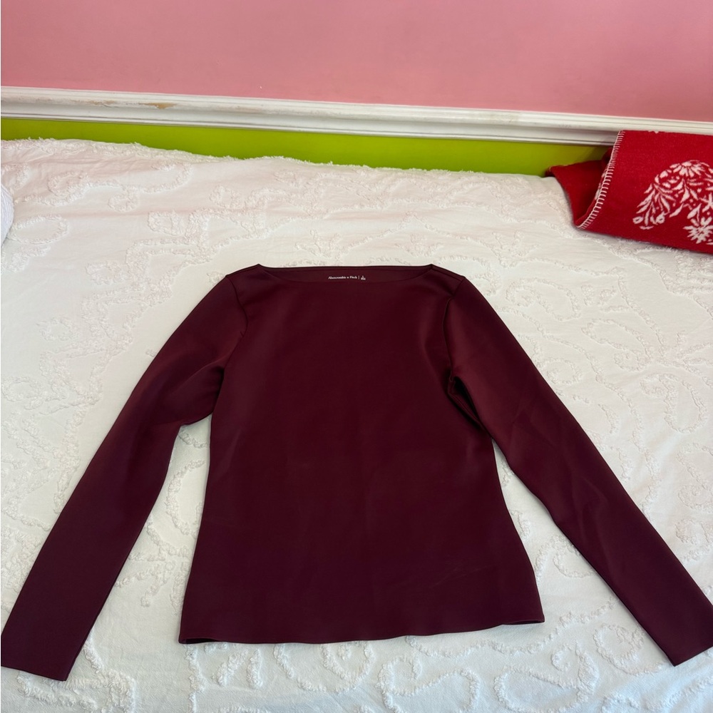Abercrombie & Fitch Red Fitted Long Sleeve